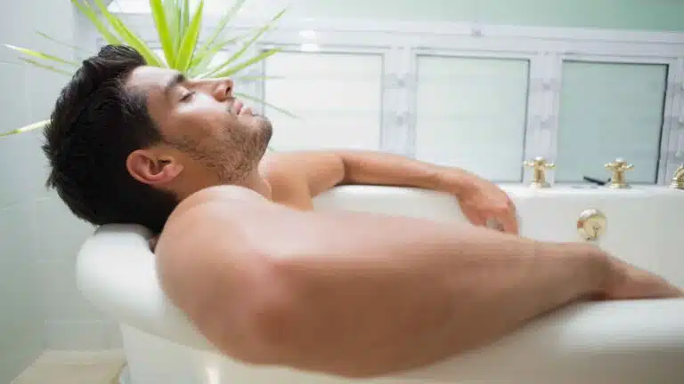 8 Health Bath Benefits and 8 Healthy Add-Ins for Your Next Soak